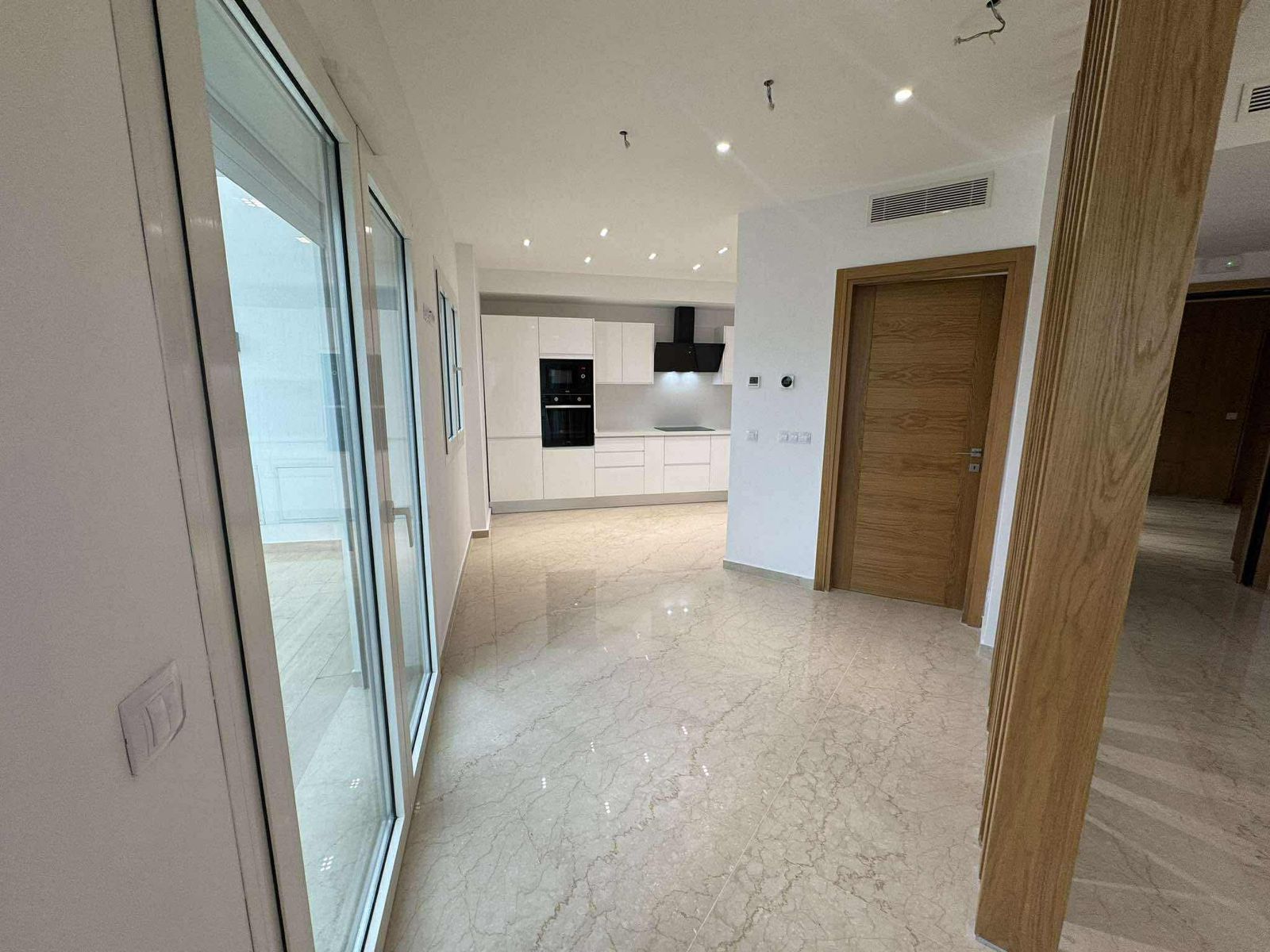 92f21e5e-c850-4a42-adf8-b0067fc44802