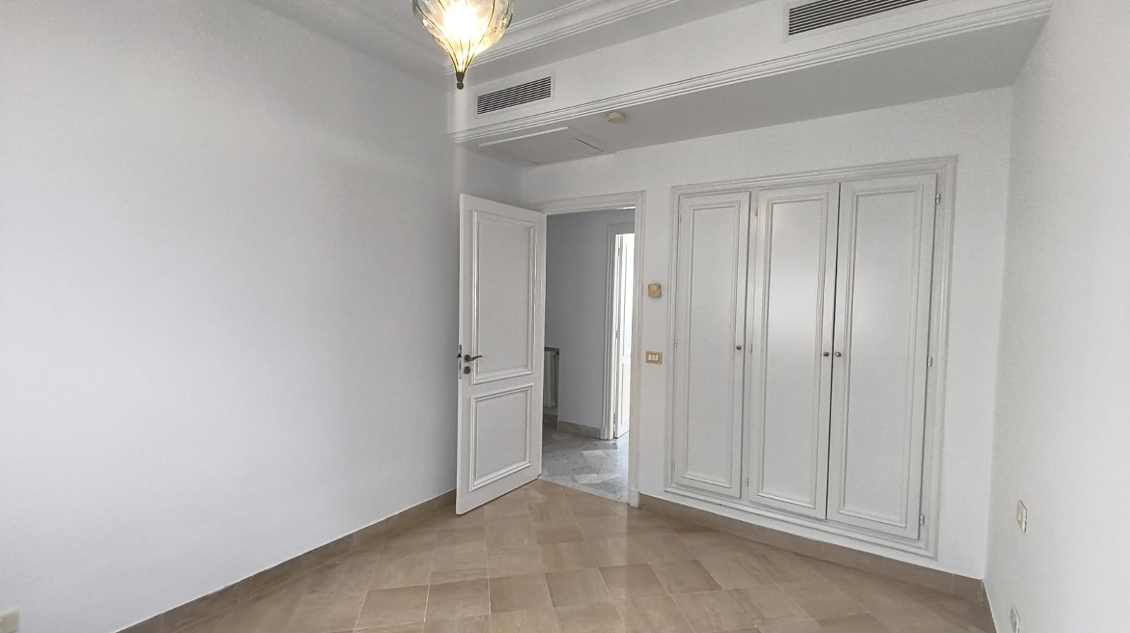 c8b8a6a3-3911-40ef-ab56-b56122a537ae