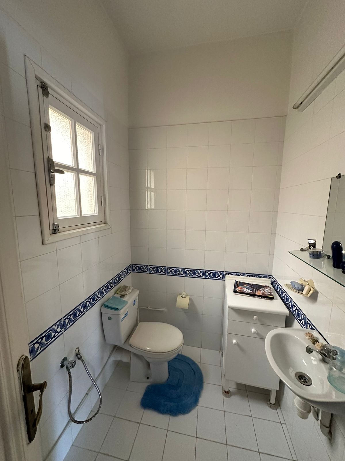 c9f684b4-afb5-4609-a120-940a0e11496a