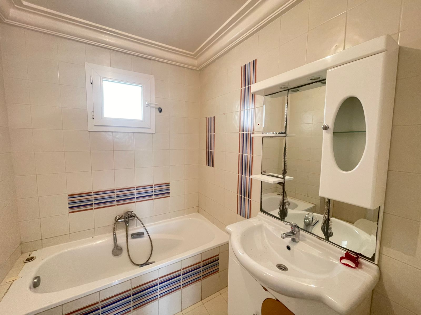 5a63caae-eac1-4124-849e-bcb79b477311